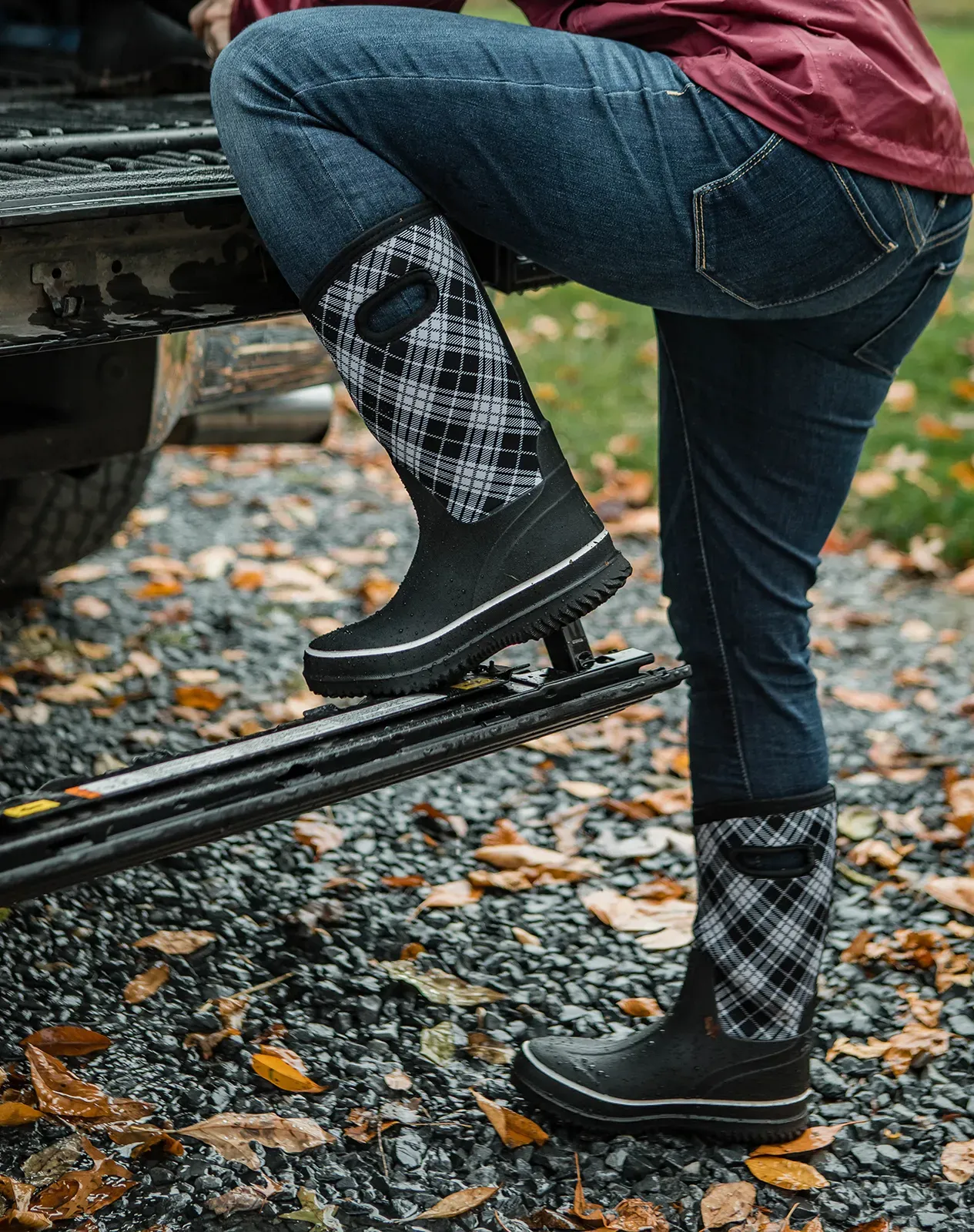 Plaid Women's Mid-Calf Barn Boots for XSX16WCP image 6