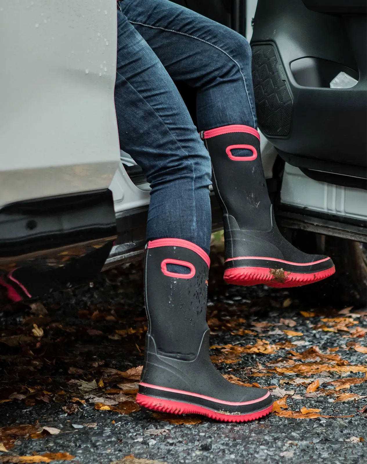 Black Women's Mid-Calf Barn Boots for XSX16WCP image 6